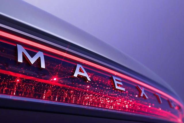 尊界S800首露真容，堪稱華為高端車型，能與邁巴赫S級競爭嗎？-有駕