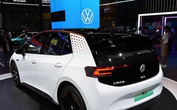 廣州車展新能源風頭強勁，燃油車關注度下滑，大眾轉型新勢力-有駕