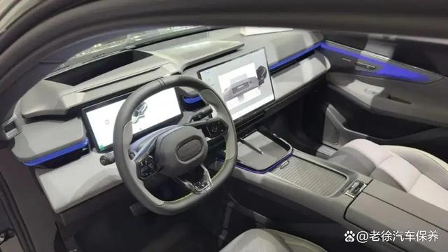 領克08 EM-P，配1.5T+電機插混，雙色車身可選-有駕