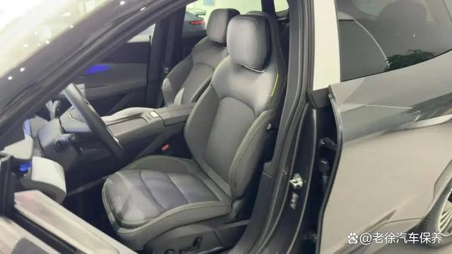 領克08 EM-P，配1.5T+電機插混，雙色車身可選-有駕