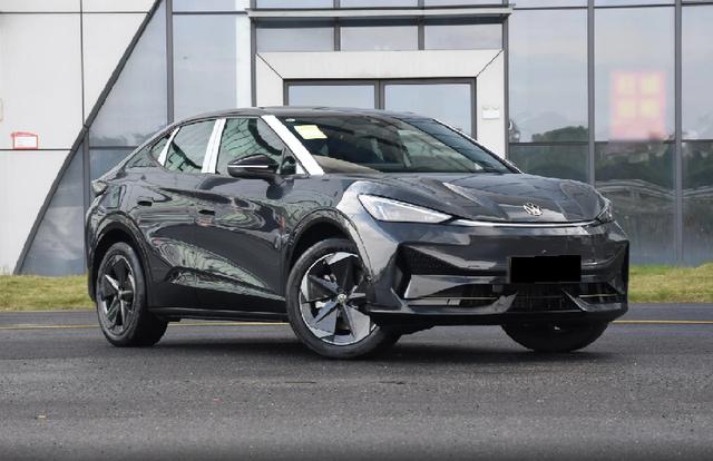 一臺有趣的大眾純電SUV，優(yōu)惠后16.99萬起售，7.7秒破百-有駕