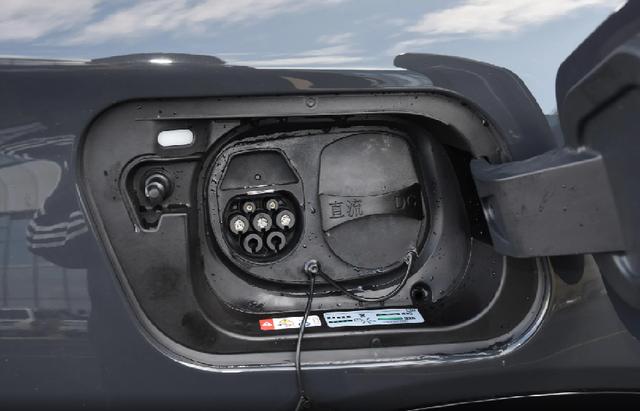 一臺有趣的大眾純電SUV，優(yōu)惠后16.99萬起售，7.7秒破百-有駕