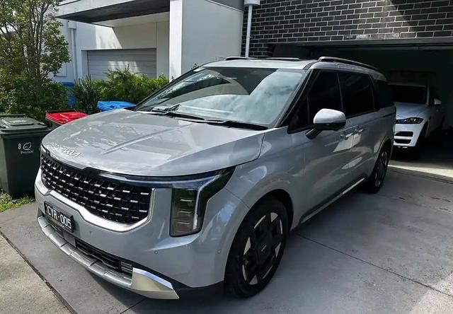 全面競爭奧德賽，新一代起亞嘉華大七座MPV霸氣亮相-有駕