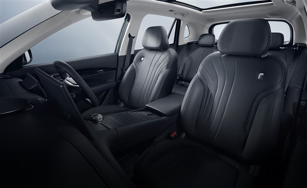 馬來西亞首款國產電動車寶騰e.MAS 7上市：中國吉利幫大忙