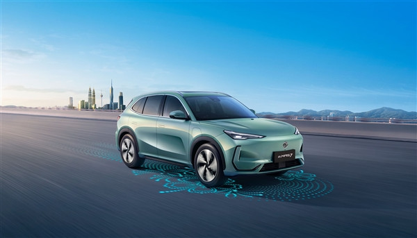 馬來西亞首款國產電動車寶騰e.MAS 7上市：中國吉利幫大忙