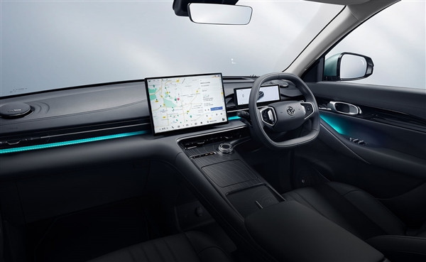 馬來西亞首款國產電動車寶騰e.MAS 7上市：中國吉利幫大忙