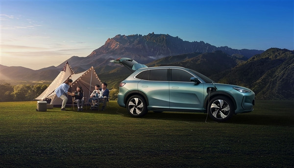 馬來西亞首款國產電動車寶騰e.MAS 7上市：中國吉利幫大忙