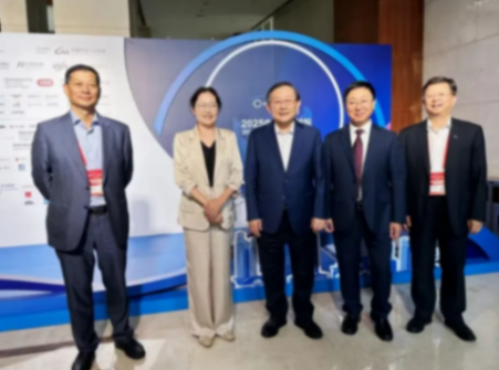 極光灣CEO王瑞平出席2025中國汽車論壇：混動技術為零碳轉型核心橋梁