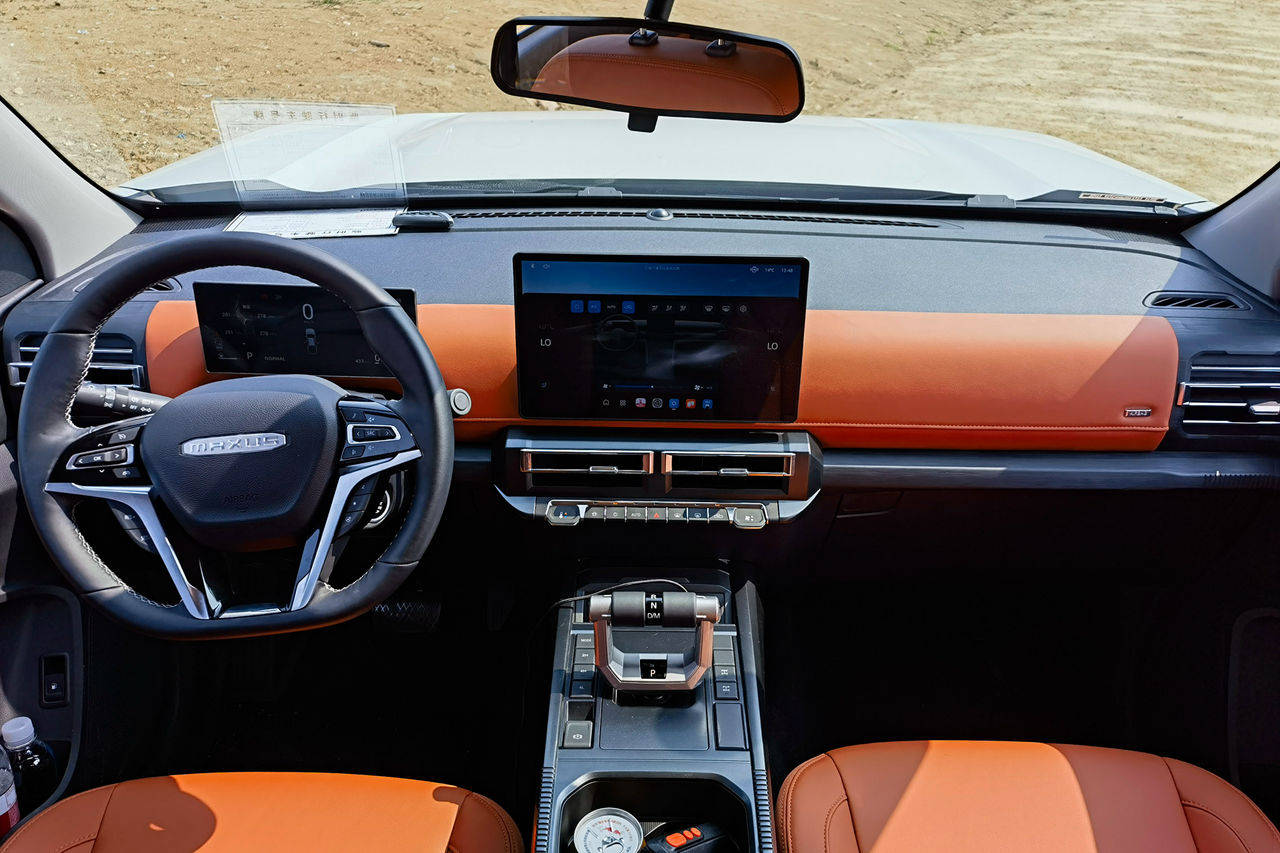 內飾圖片 (1).jpg