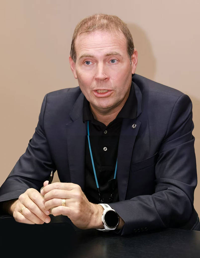 國仁對話奔馳歐孟宇、王忻：德國標準遇上中國速度，智能化每季度都有驚喜